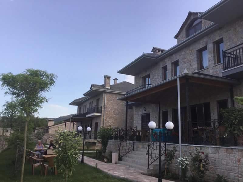 Hotel Vila Panorama Voskopojë Exterior foto